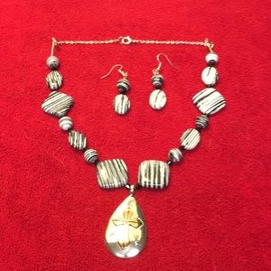 Handmade Black &  White Stone Necklace